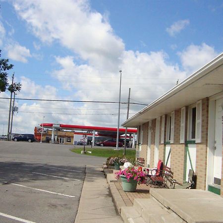 Royal Napanee Inn Greater Napanee Екстериор снимка