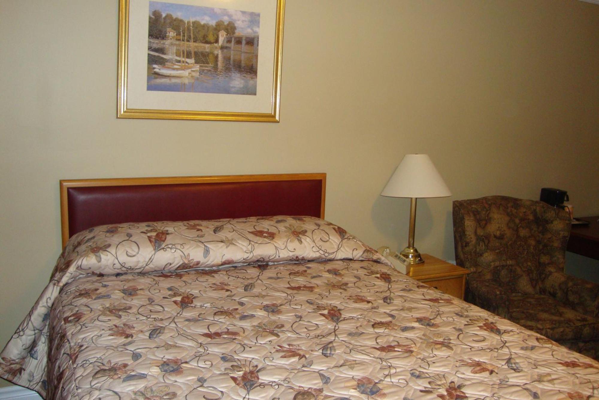 Royal Napanee Inn Greater Napanee Екстериор снимка