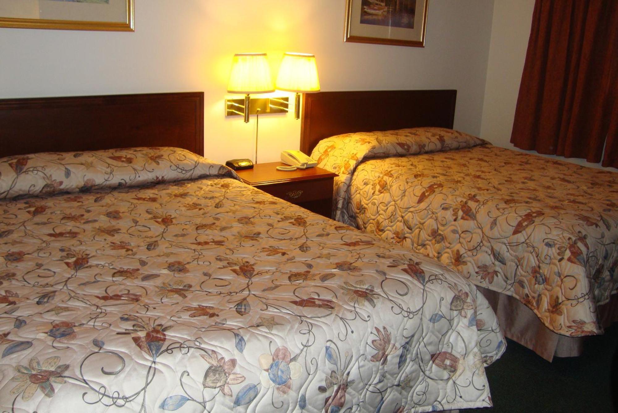 Royal Napanee Inn Greater Napanee Екстериор снимка