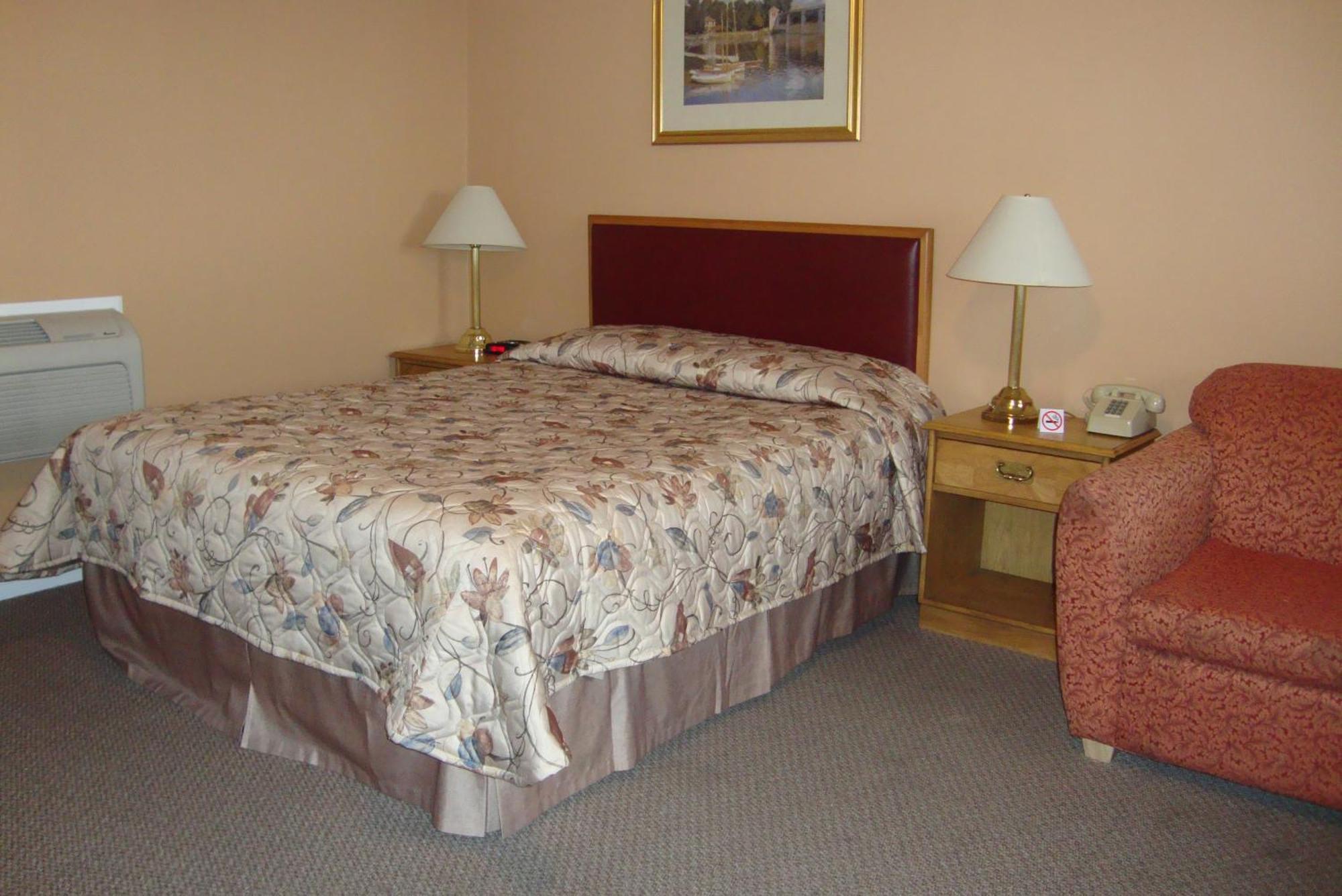Royal Napanee Inn Greater Napanee Екстериор снимка